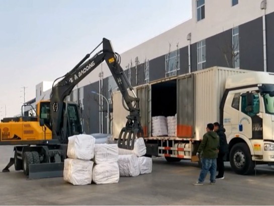 寶鼎抓包機(jī)，服務(wù)于各個工廠抓包作業(yè)