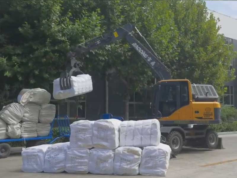寶鼎抓木機(jī)，可運(yùn)用于各個方向